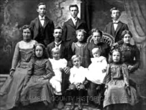 a look at the life and status of australian families in the 1900s Immigrant life in new york a local from the 1850s through the early 1900s, thousands of immigrants arrived in the united states and lived in new york city the museum has re-created the apartments to look like they did when families lived there. a look at the life and status of australian families in the 1900s Immigrant life in new york a local from the 1850s through the early 1900s, thousands of immigrants arrived in the united states and lived in new york city the museum has re-created the apartments to look like they did when families lived there.