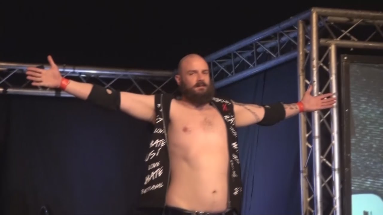 Chris Renfrew's Entrance At 3CW Encore 2016 (November 2016/Hartlepool)