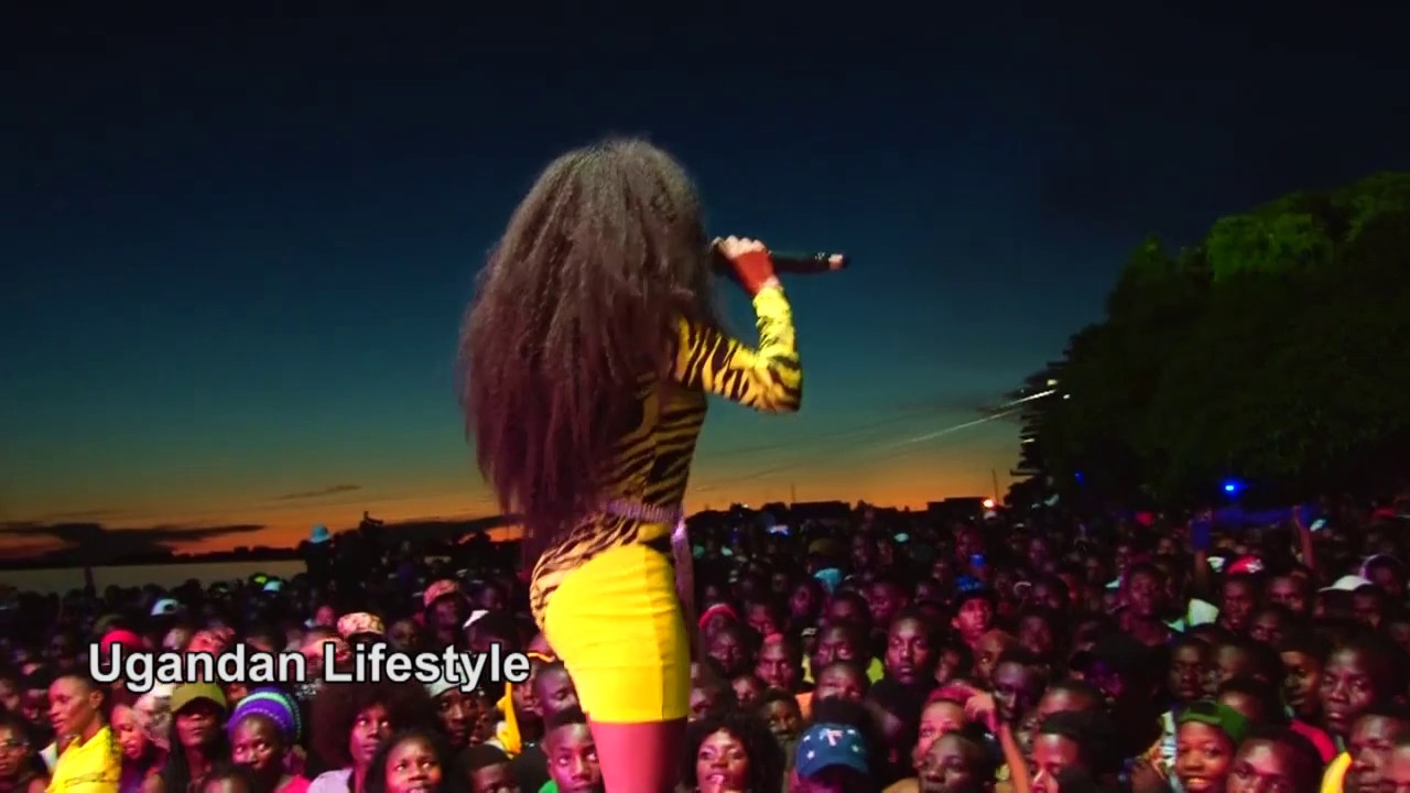 Vinka performing live at purple party.