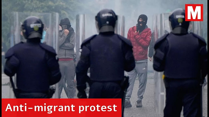 Anti-migrant protesters clash with gardai in Coolock