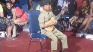 FARIZAL - Rindu Ibu(Pengamen Cilik Bersuara Emas Dan Pandai Bermain Gitar Ukulele)