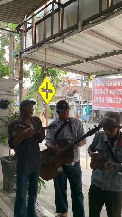 ● Seniman Pengamen Keroncong