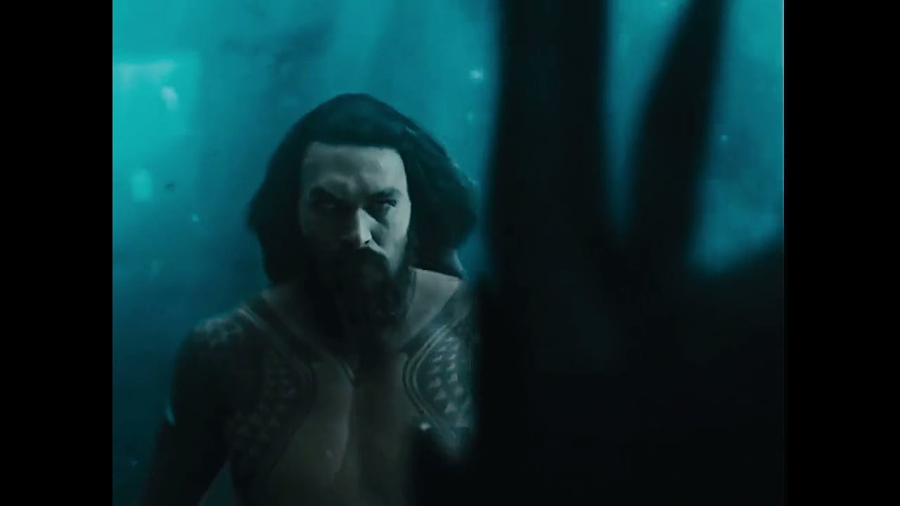 how does aquaman have the trident in justice league