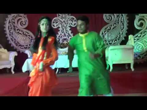 Dhakai Saree | Awesome Holud Dance Performance By Sam and Sneha | Bengali Holud Ceremony 2018 |