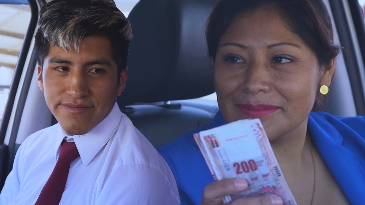 Se metió con la amiga de su mamá para pagar su universidad