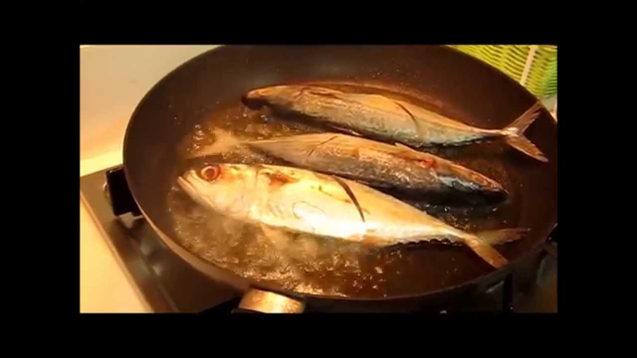 Goreng Ikan Kembung (Malaysia Style) - YouTube