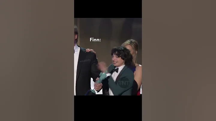 I mean Finn why r u climbing up David🤔 #davidharbour #finnwolfhard #strangerthings #netflix #shorts