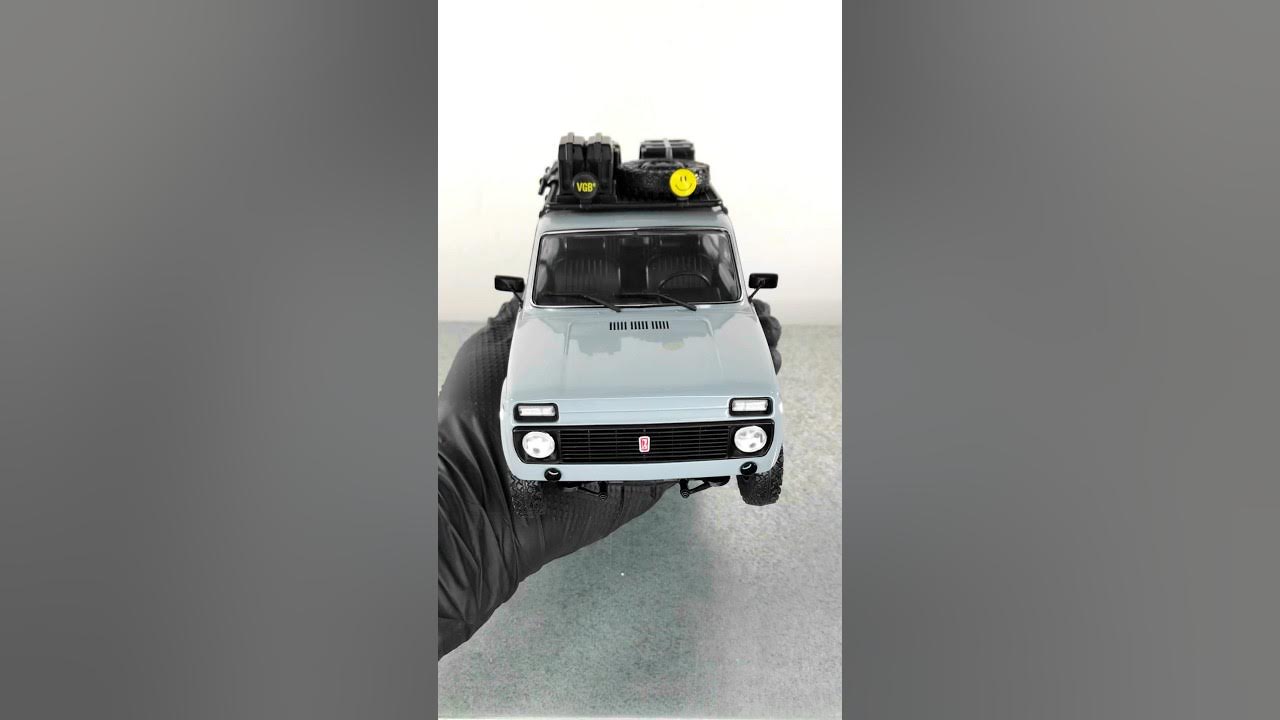 1:18 Lada Niva 1500 (Cream White) - Solido [Unboxing] 