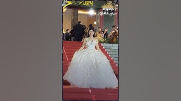 Trương Quỳnh Anh diện váy đính đầy lông như váy cô dâu, dù đã là bà mẹ 1 con