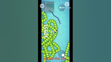 MOST DELICIOUS SNAKE. I FIND HUGE SCORE BUNDLE IN THE MAP CORNER! Epic Snakeio Gameplay