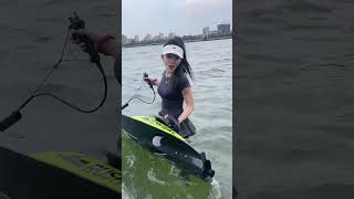 Ride the Waves Like a Pro 🌊⚡#watersports#surfinglife#wavevibes #adventuretime#lakefun #extremesports