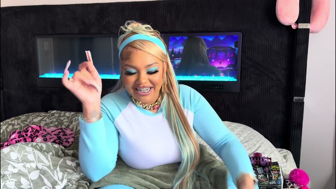 MY FIRST YOUTUBE VIDEO | Q&A: Get to know me 