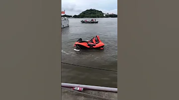 كيف يعمل قارب النجاة HOW DOES A LIFEBOAT WORK 