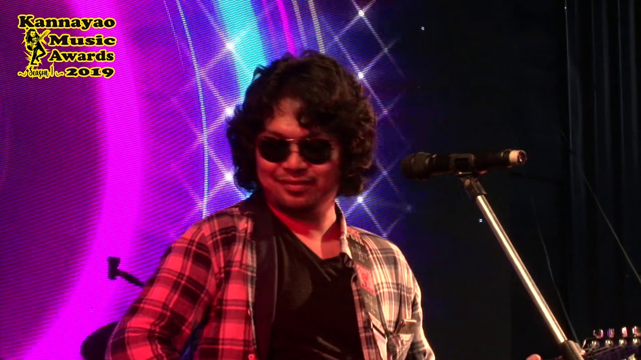 เพลงซมซาน (พี่เสก โลโซ, น้องเพชร : กีต้าร์และร้องนำ,น้องไนซ์ : กลอง )