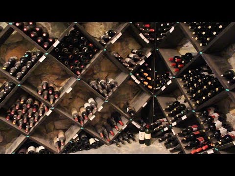 Этот винный погреб - один из лучших в Греции / This Wine Cellar Is One Of The Best In Greece
