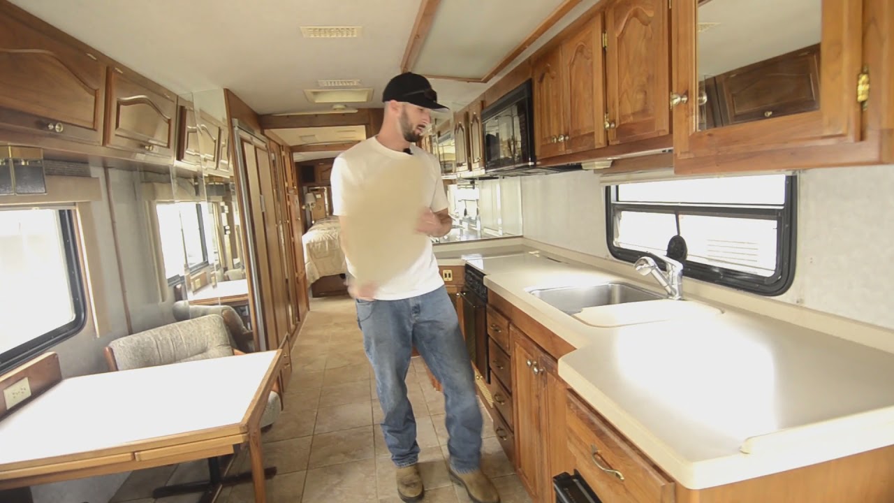 RV Sales of Oregon 1995 American Dream