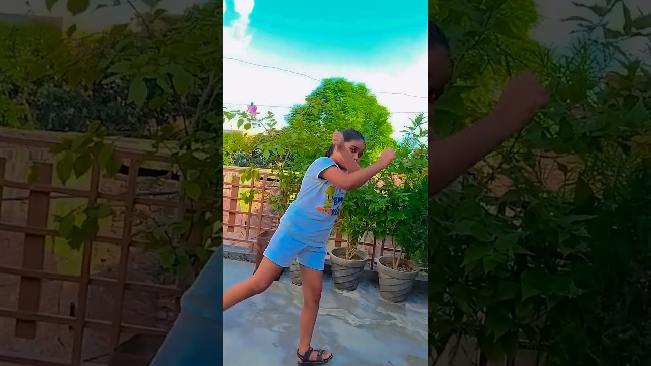 🍫😂 Mayra danced for chocolate 🍫🍫💃#shorts #trending #subscribe