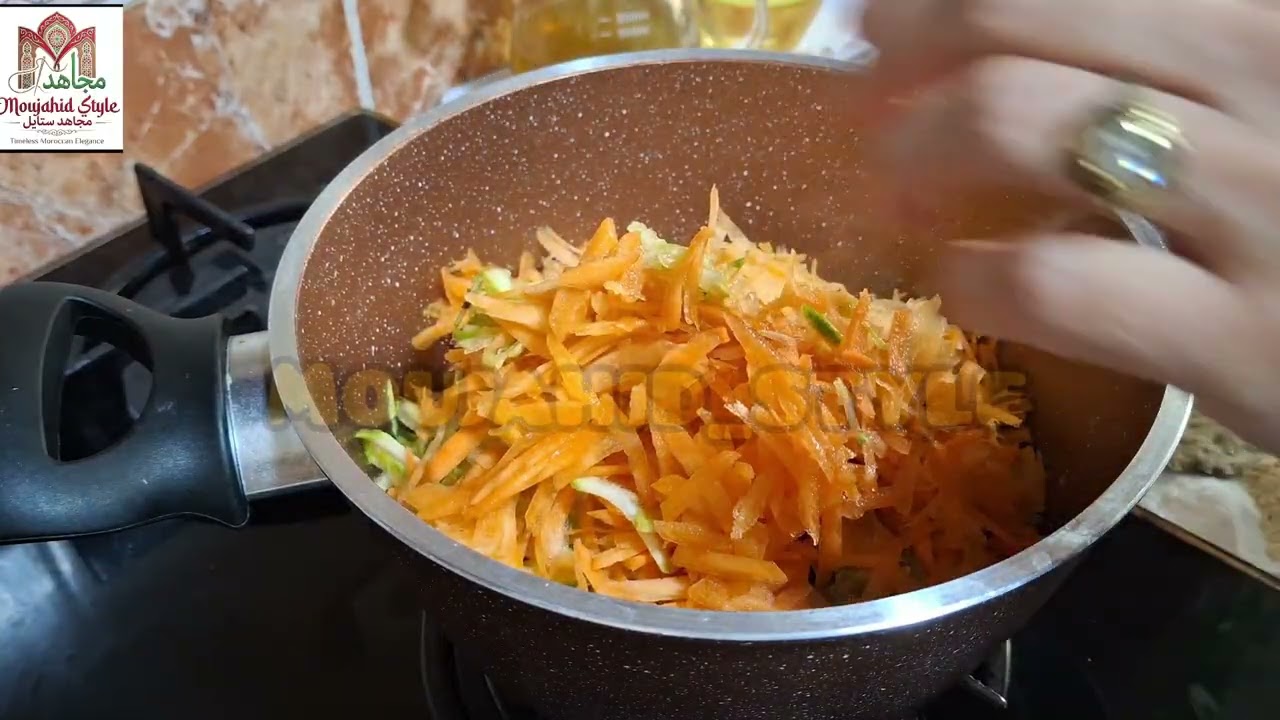 شوربة خفيفة  وبنينة بالصلصة البيضاء  #مطبخ #مغربية_وأفتخر  #شوربة #رمضان #حداكة #مغرب #ابداع 