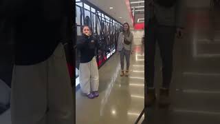 Zehra Güneşden, Abddeki Kardeşi Mina Güneşe Sürprizi