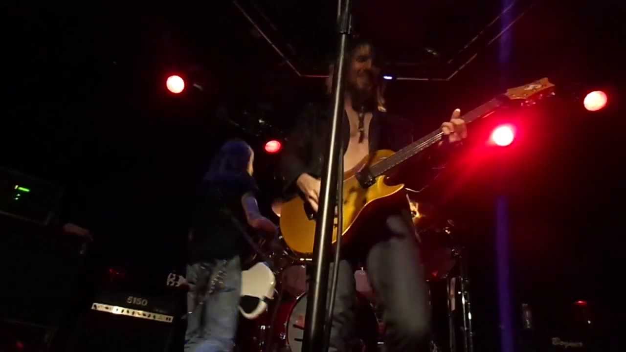 camera iphone 8 plus apk A.L.I.V.E. (crappy video/ audio from camera phone onstage) BUMBLEFOOT rules!
