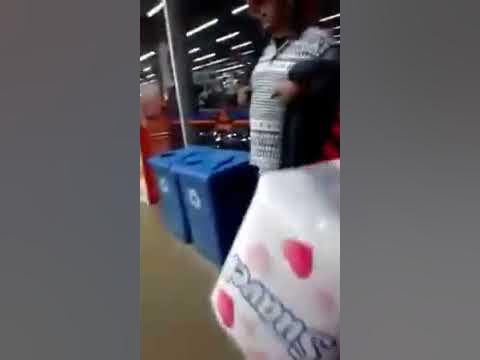 Looters Storm Mexico Wal-Mart, Chedraui Stores on Gas Hike - YouTube