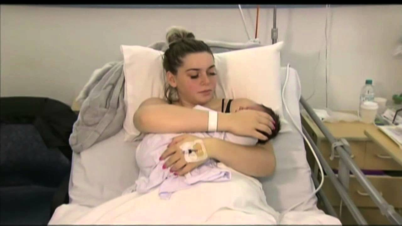 Video: Australian woman delivers 13lb baby