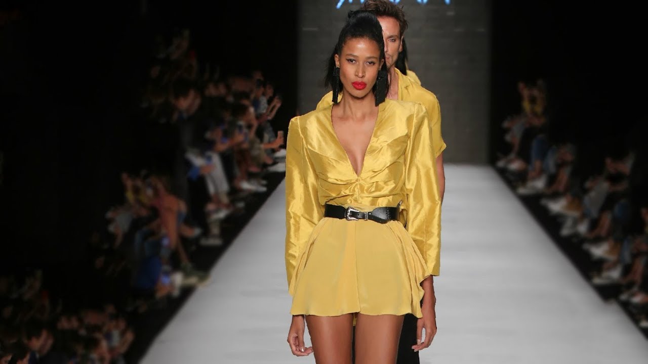 St Nian | Spring/Summer 2019 | Mercedes Benz Fashion Week Istanbul