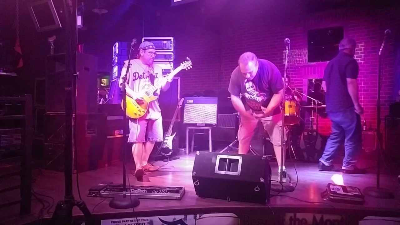Simple Man Cover US-12 Bar