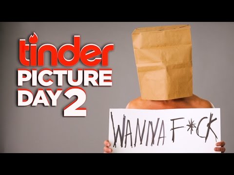 [collegehumor] Tinder Profile Picture Day 2 