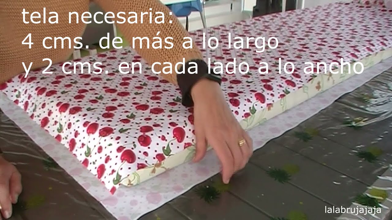 Funda de cojin con cierre de velcro. Box cushion cover with velcro closer.