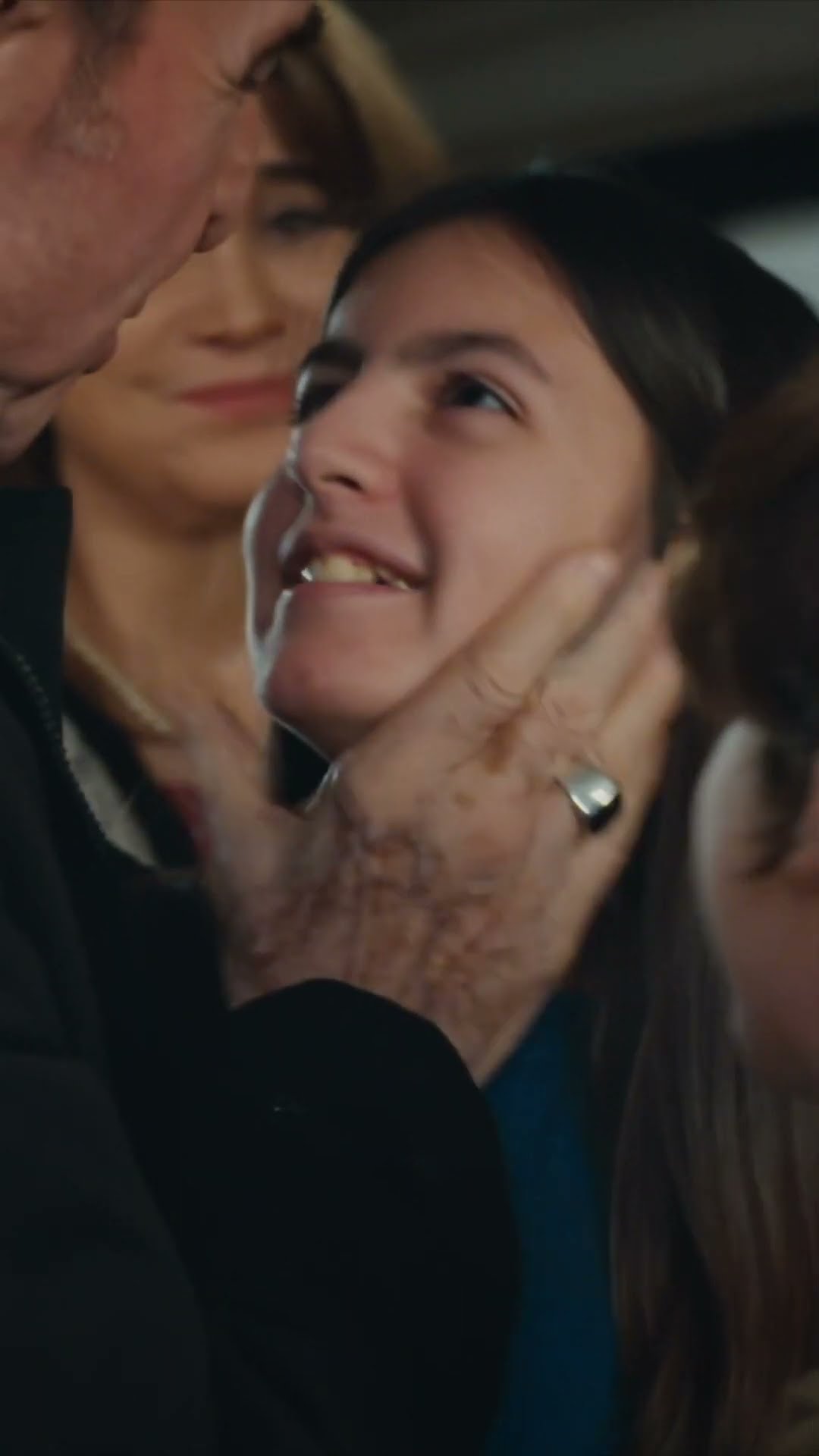 Pınar, babasına moral vermeye geldi! #ArkaSokaklar #Shorts