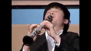 Han Kim plays F. Poulenc Clarinet Sonata 3rd movement. chords