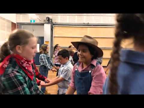 Bushdancing for Schools 'Heel n Toe Polka' By The Bushwackers