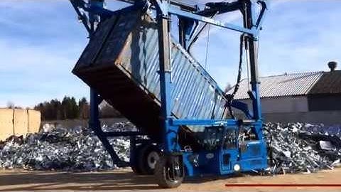 The Combilift Straddle @ Recycling