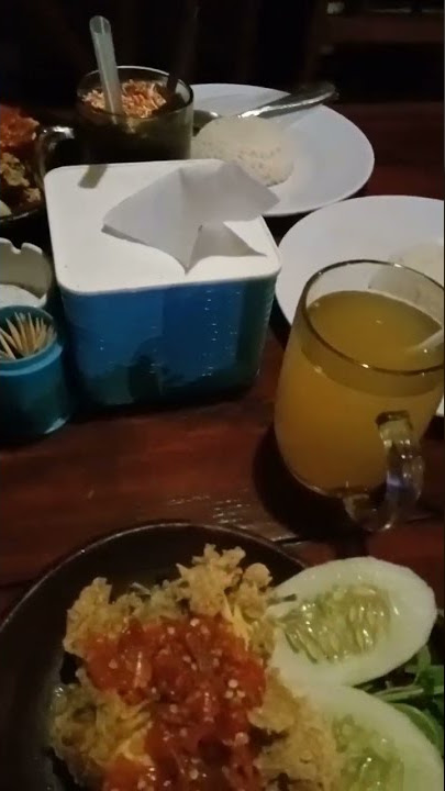 menu makan malam di kampoeng pati#ayamgeprek #kampoengpati#shorts #ojodibandingke