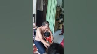 Ayah menyusui anaknya ' 😍😍