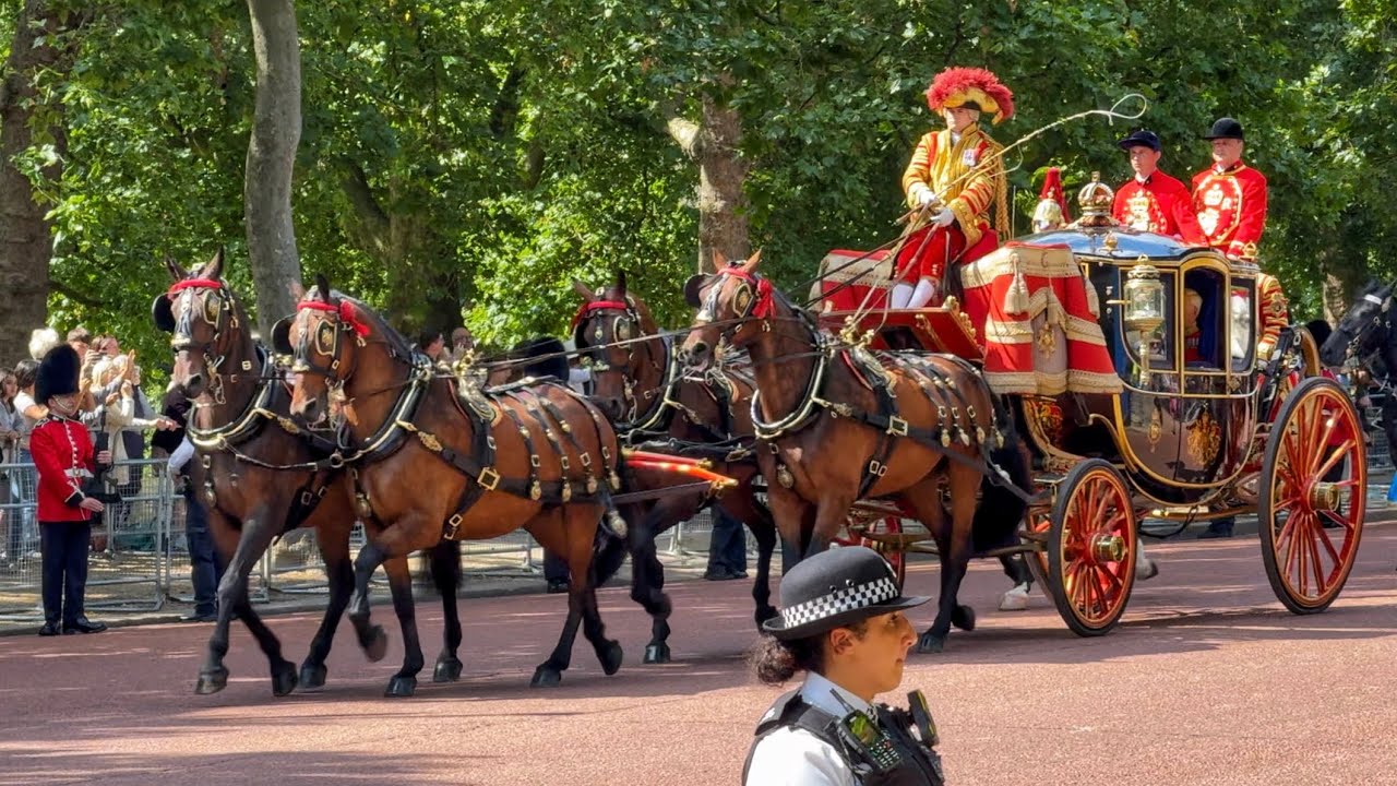 The Most Magnificent Royal Carriage Procession Down The Mall 🇬🇧