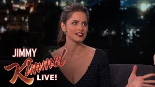 Amanda Peet Imitates Jon Snow