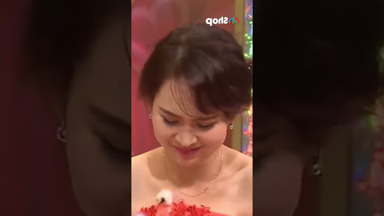 Chồng năn nỉ vợ cả buổi và cái kết lăn ra ngủ khò 