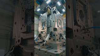 Night Shift Giant Mold Installation #cnc #cncmill
