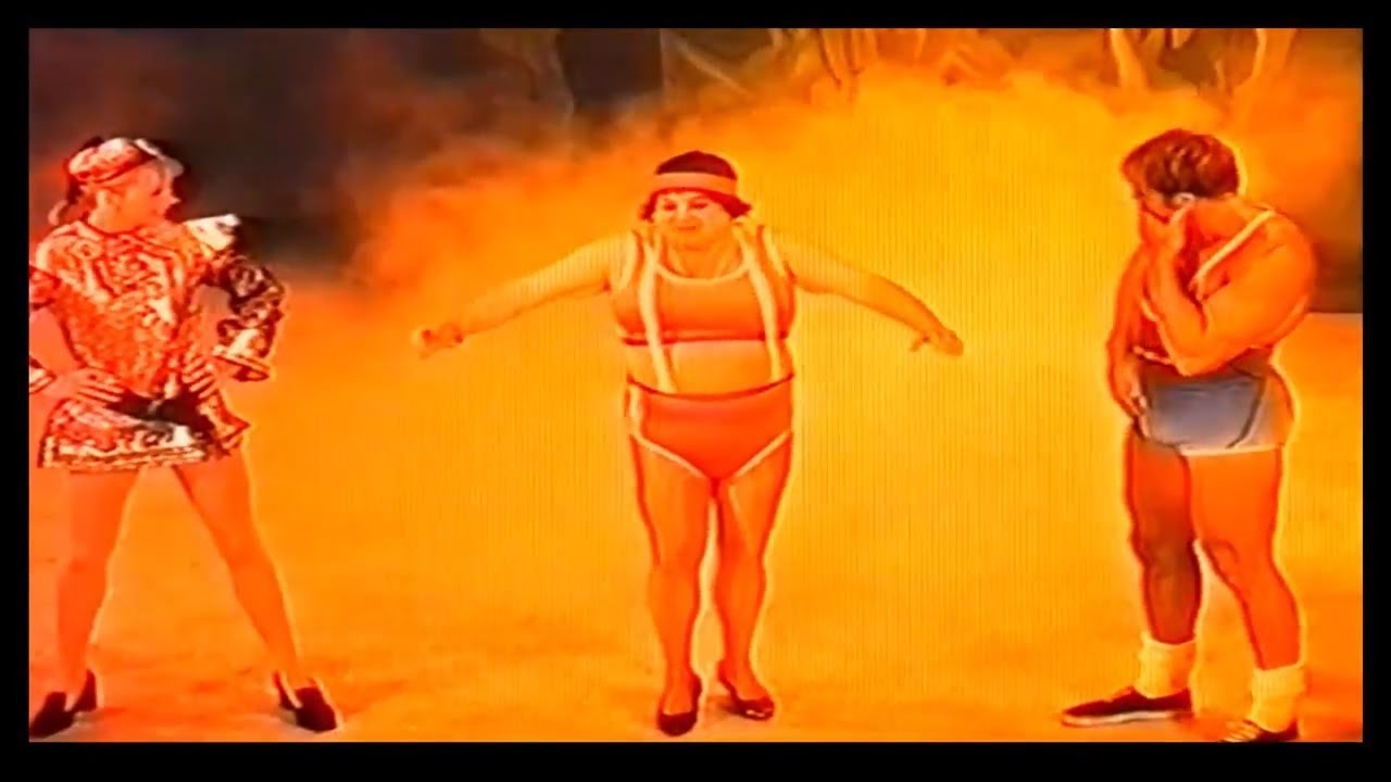 Gladiators (Act 2 Scene 5 Part 3) Aladdin Kings Theatre Southsea 1996-7 HD