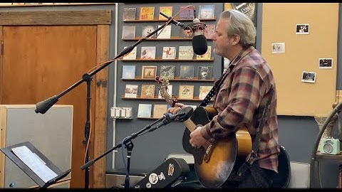 Dual figure 8 microphone technique on a singer/songwriter