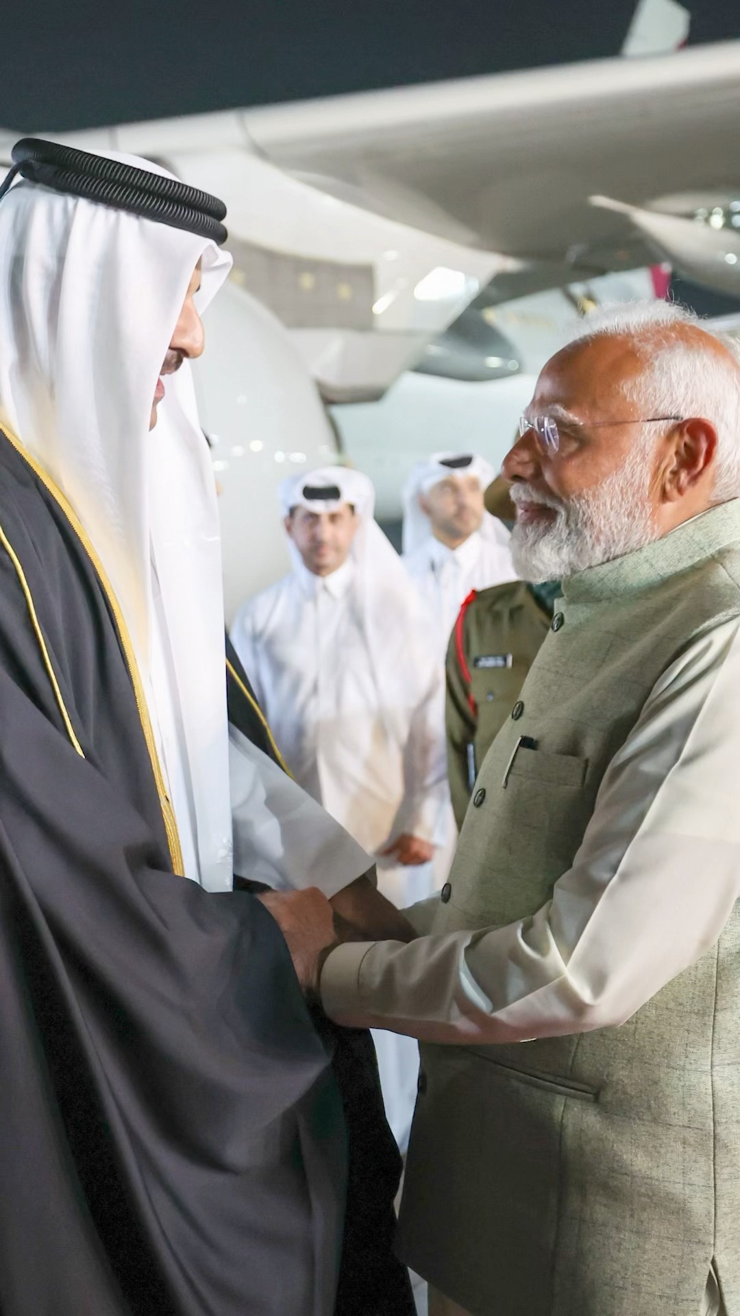 PM Modi receives Amir of Qatar, Sheikh Tamim Bin Hamad AL Thani in New Delhi | #shorts