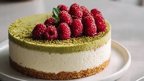 Pistachio Raspberry Cheesecake