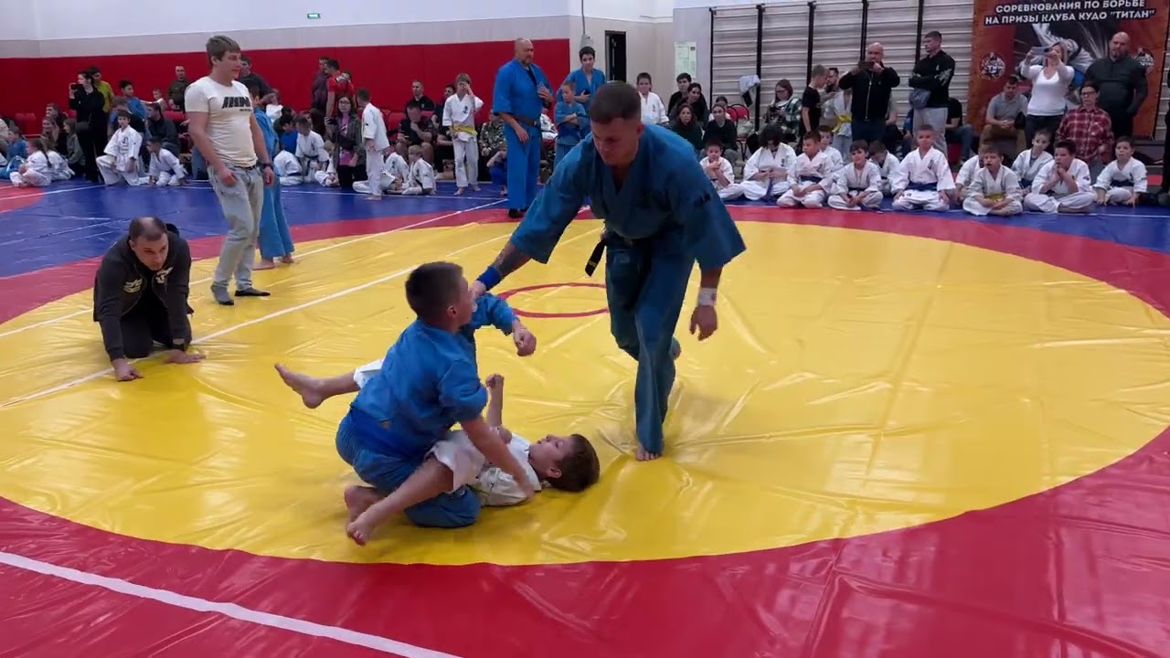 2025. Москва. Турнир по борьбе на призы клуба кудо Титан 9-10 лет / 1-ая схватка