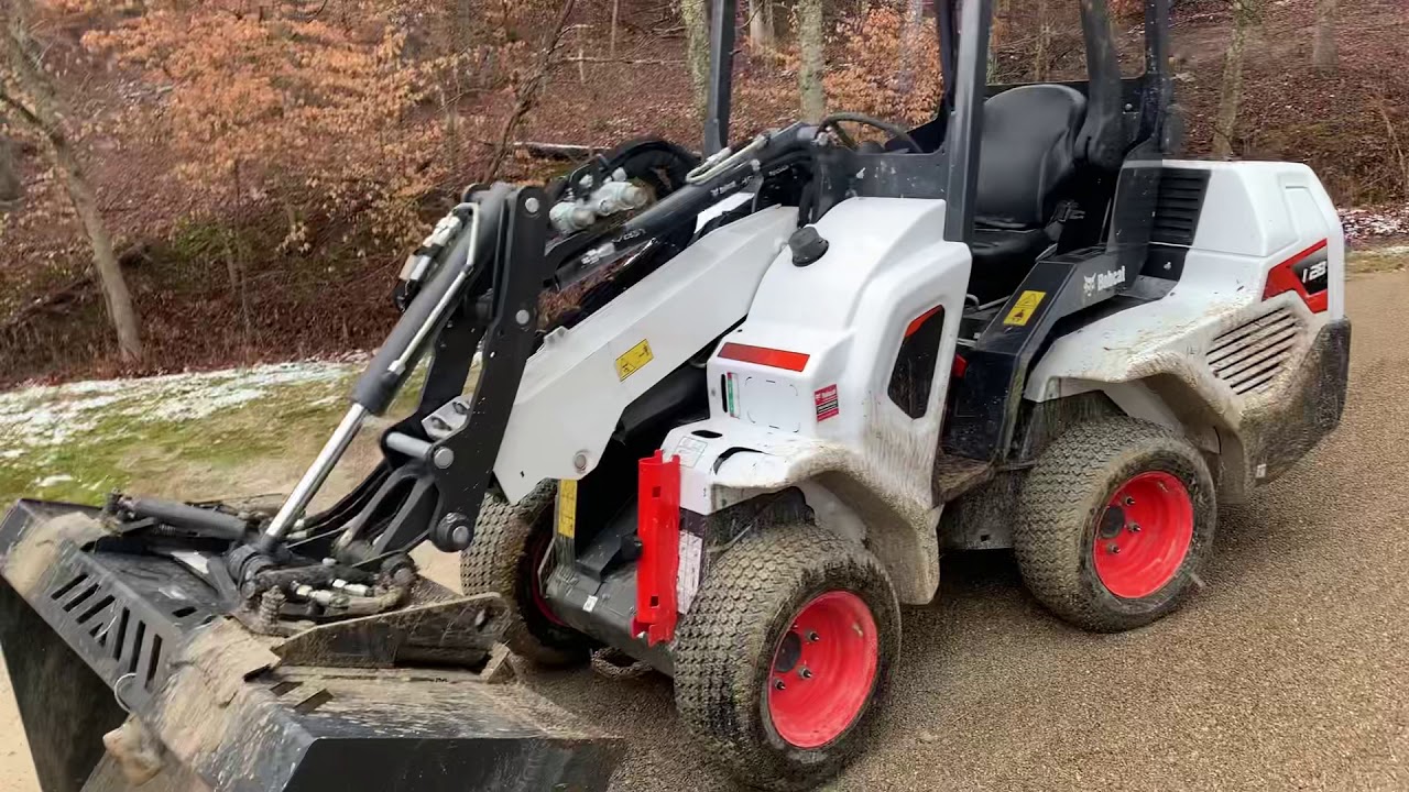 Bobcat L28 запускается в работу на ферме!
