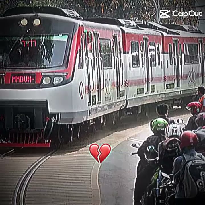 kereta batara Kresna dulu dan sekarang 😁🤩#shorts #gabut #capcut #keretaapi #lokomotif #train