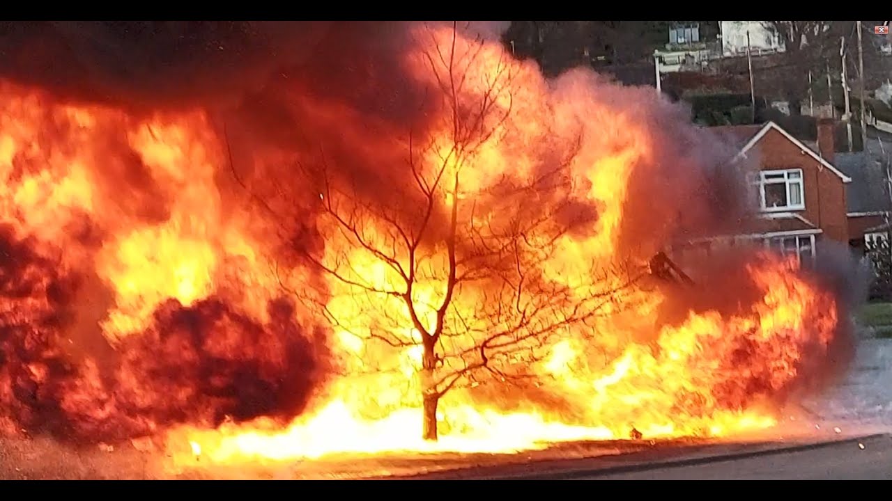 Dramatic tractor fire near Welshpool