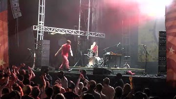 Matt and Kim - Make a Mess (clip) (live)