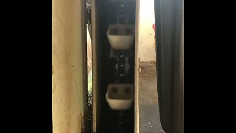 Bucket elevator conveyor working principle in oil working factory